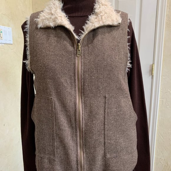 Super cute reversible vest, size S - Picture 6 of 8